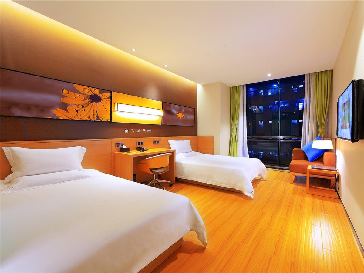 Iu Hotel Shenyang Railway Station Sk Transfer Center Экстерьер фото