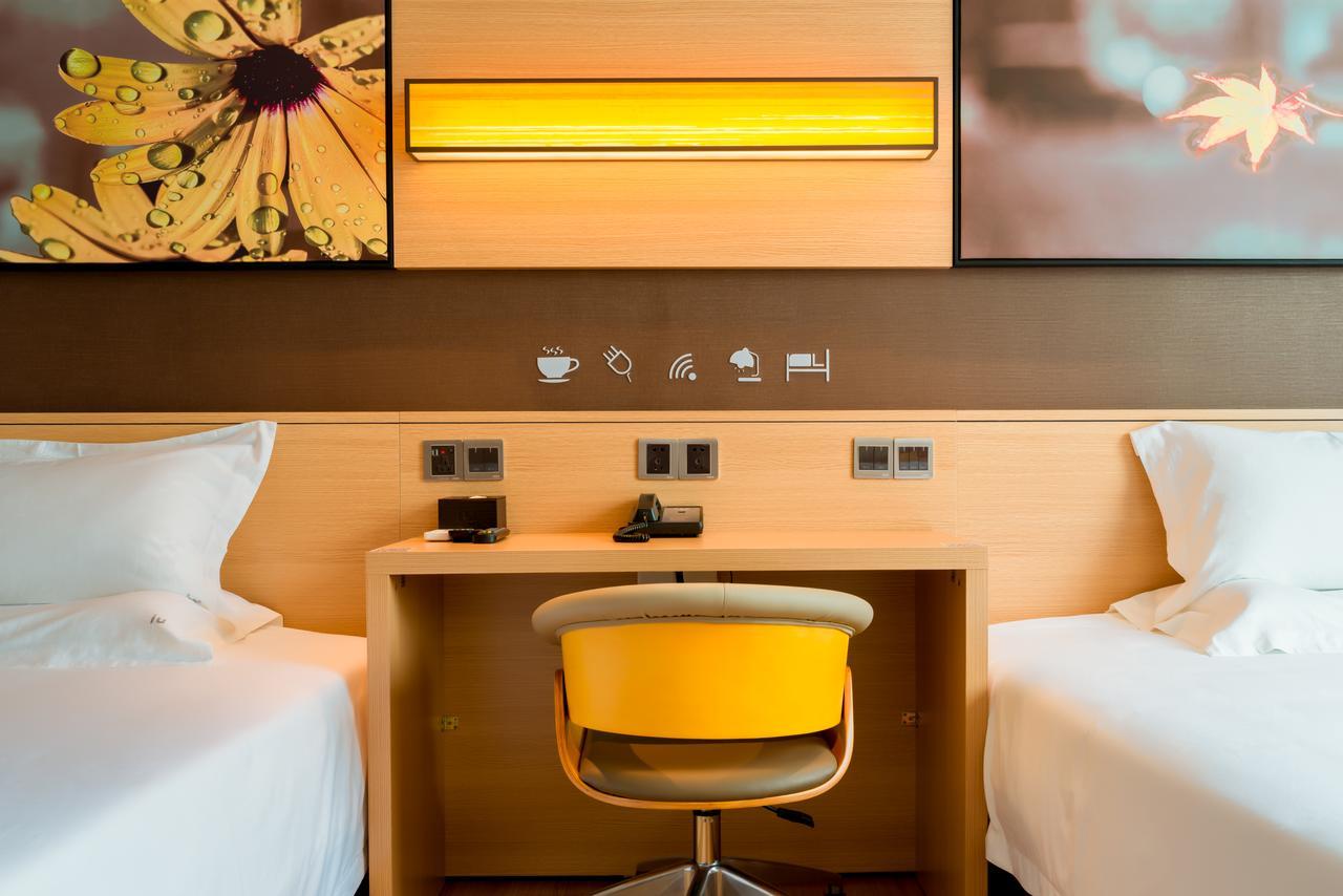 Iu Hotel Shenyang Railway Station Sk Transfer Center Экстерьер фото